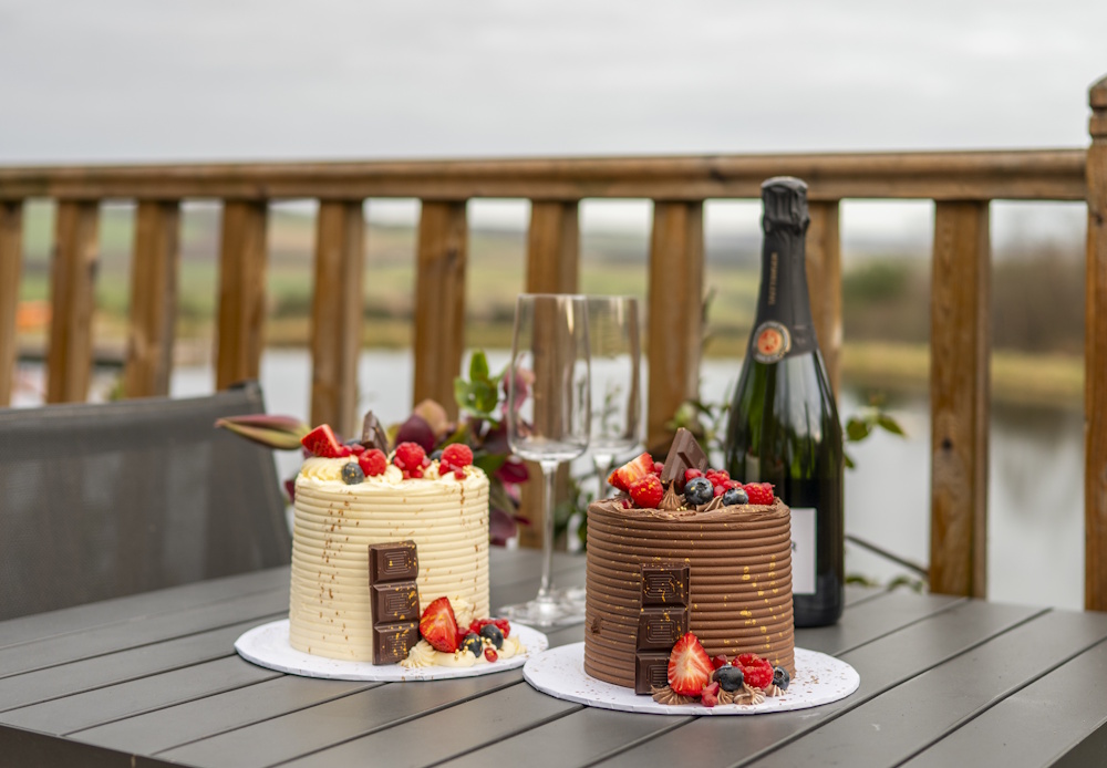 Celebration cakes for any occasion, Tiny Home Borders